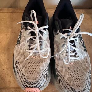 Hoke women’s shoes size 10D